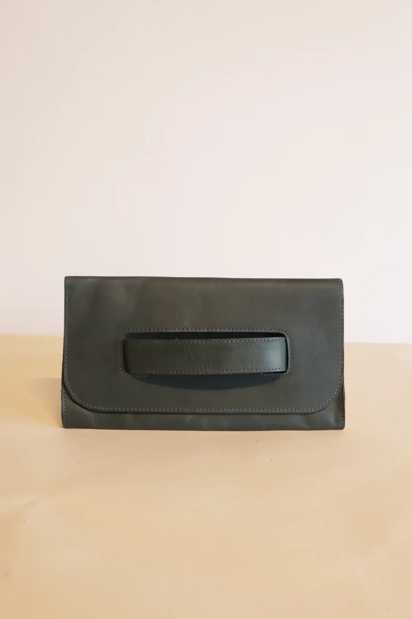 Mare Handle Clutch